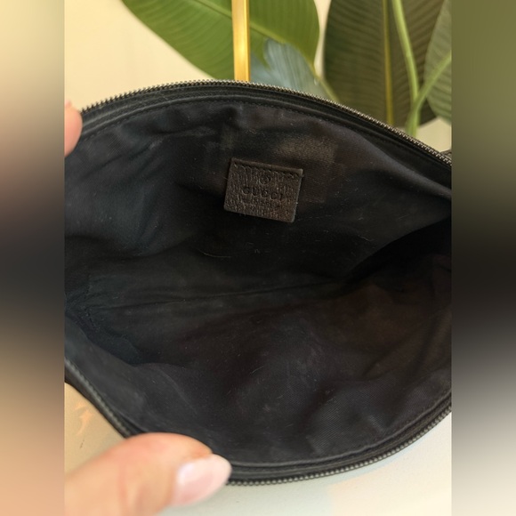 Gucci ‘Boat Pochette Mini Shoulder Bag’ - Picture 6 of 9